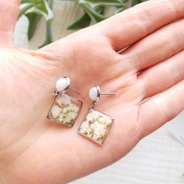 With baby's breath flowers representing everlasting love these earrings make the perfect bridal shower gift.
