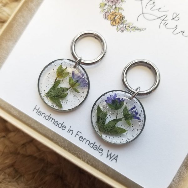 Add a splash of nature to your wardrobe with these dried wildflower resin earrings.