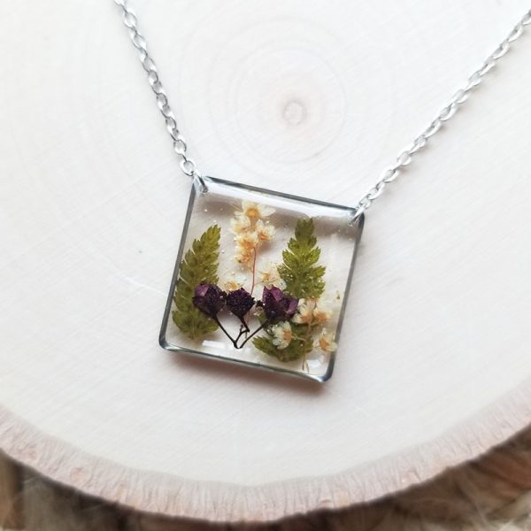 Inspired by our love of the beautiful Pacific Northwest landscape this dried flower resin necklace makes the perfect gift for your nature loving friend.