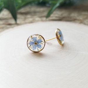 In addition to adding a pretty shade of blue to your accessories, Forget me not flowers are rich in symbolism. They symbolize true love making these flower stud earrings the perfect gift for someone special.