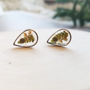 Take a little bit of nature with you wherever you go with these dried fern earring studs made with high quality resin.