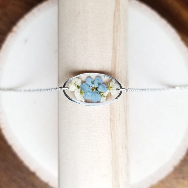 Representing true love this Forget Me Not flower bracelet makes the perfect bridal shower gift.